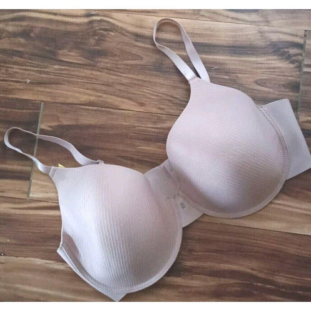 IZOD Smoothing Sides and Back Bra Sz 42DD Beige Underwire Textured Lightly Lined